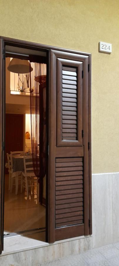 Via Roma 224 Hotel Polignano a Mare Luaran gambar