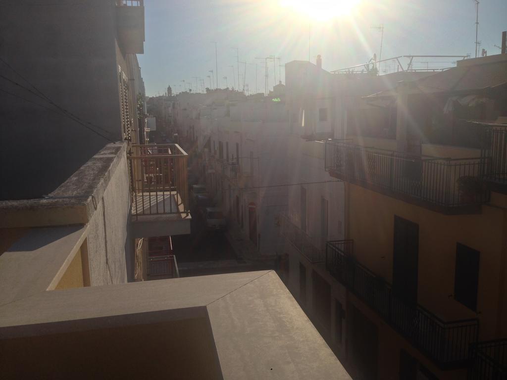 Via Roma 224 Hotel Polignano a Mare Luaran gambar